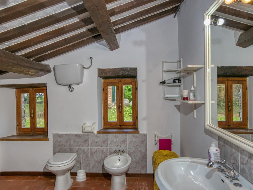 Villa in Amandola With Pool and Garden photo 3
