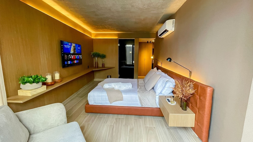 Yacht - by Setai Apartaments