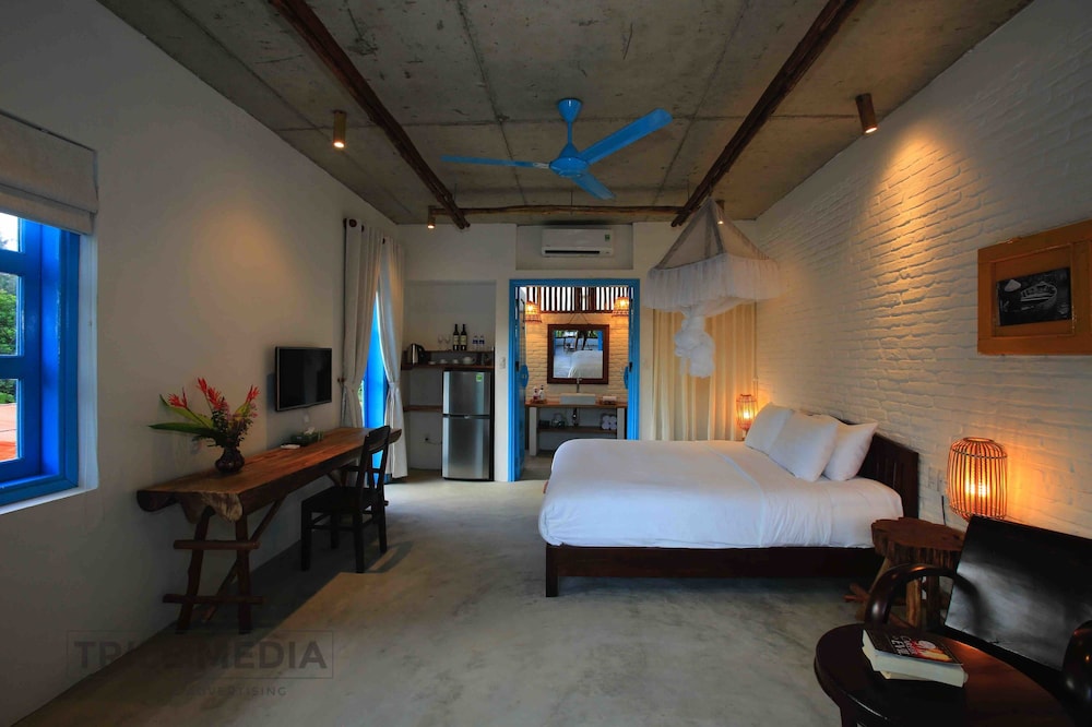 Life Beach Villa