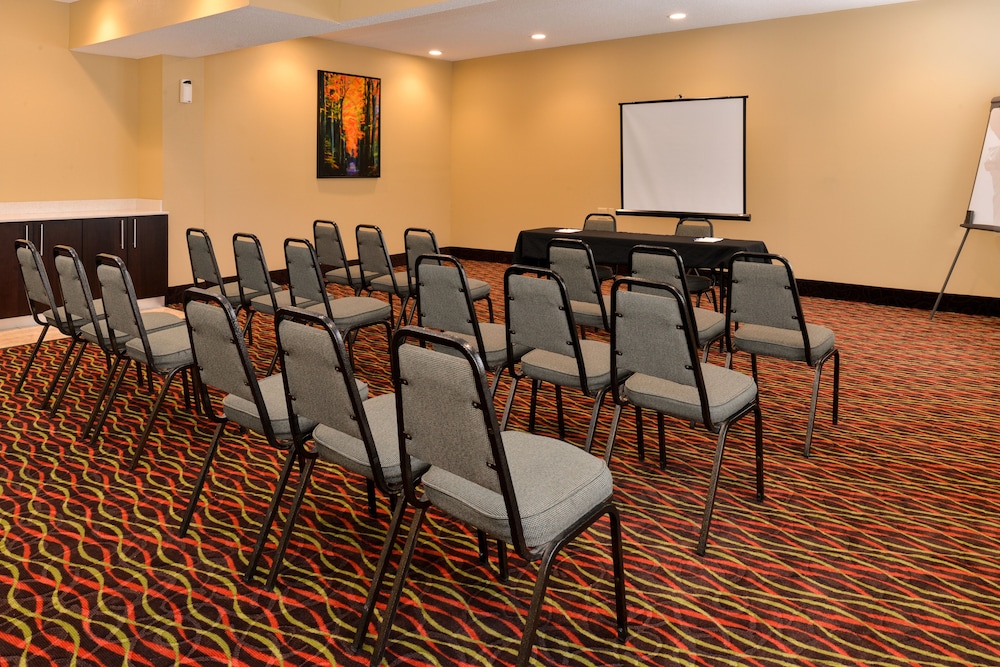 Holiday Inn Express Suites Cincinnati-N/Sharonville, an IHG Hotel - Property Image 41