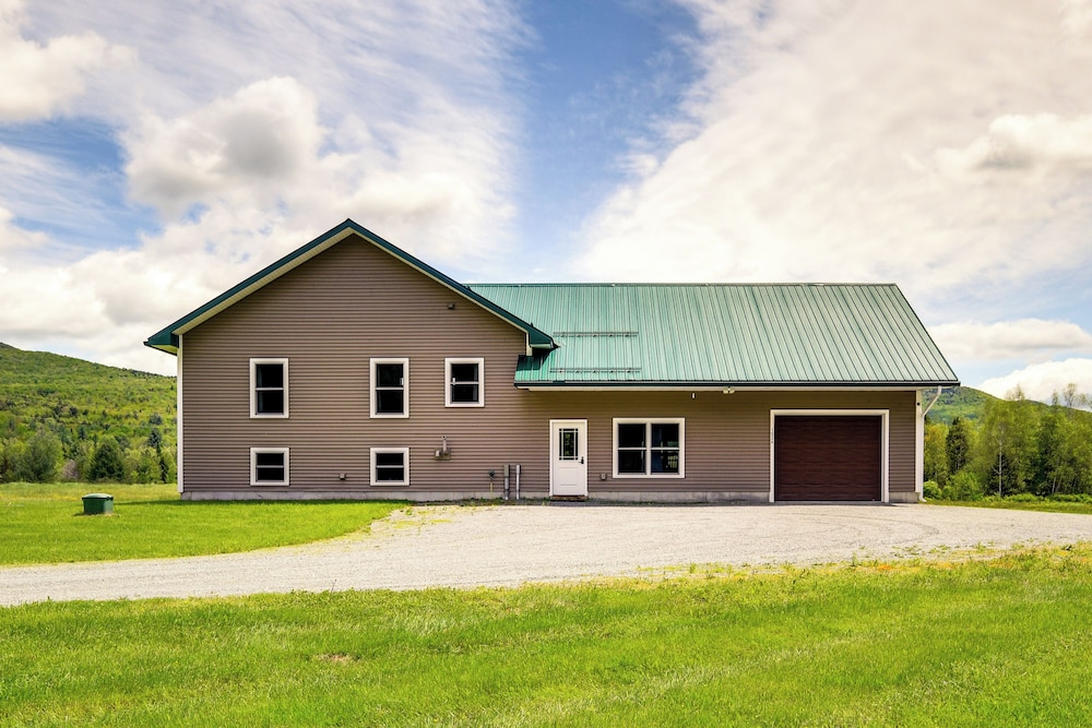 Mtn-view Home 6 Mi to Jay Peak Resort: Fish & Hike