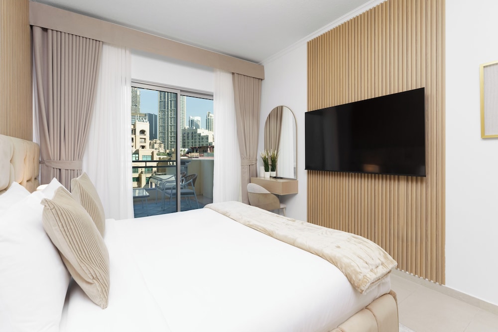 Maison Privee - Exclusive Duplex Villa with Panoramic Terrace Overlooking Burj Khalifa