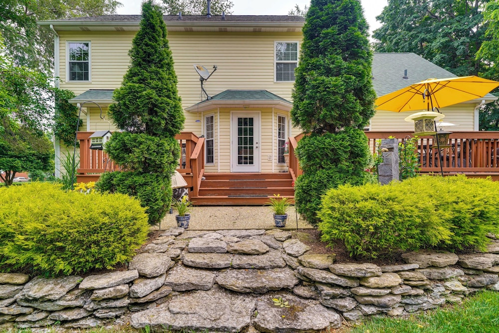 15 Mi to Louisville: Family Home w/ Private Yard!