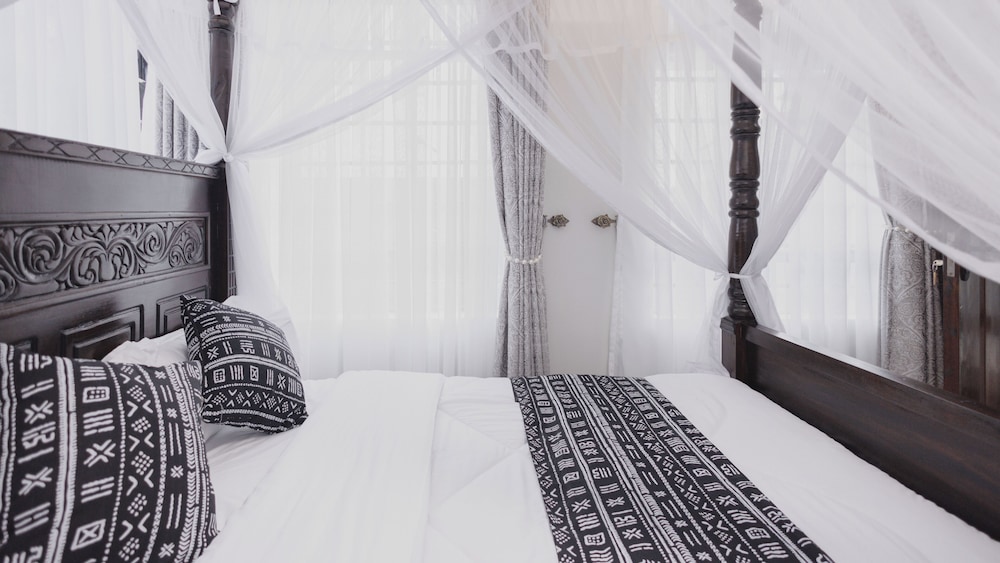 Skyhut Boutique House