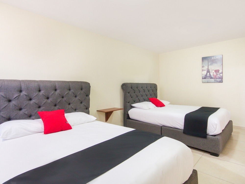 Hotel Suites del Pozo - Image 1