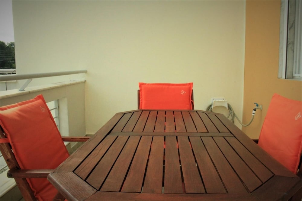 Zennova 14 Summer Family Apartment view 2