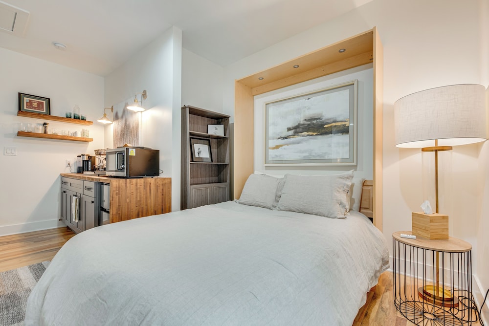 Wfh-friendly Studio - 5 Mi to Downtown Atlanta!