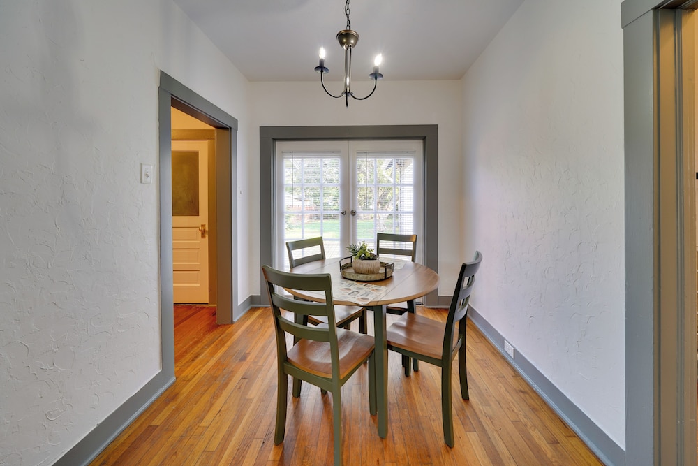4 Mi to Downtown! Cozy Bungalow in San Antonio