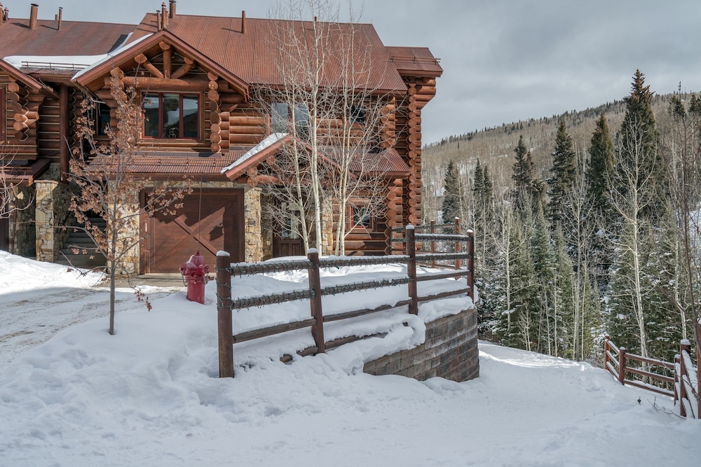 Villas At Tristant 137 by Avantstay Ski In/ Ski Out Home w/ Panoramic Views & Hot Tub view 5