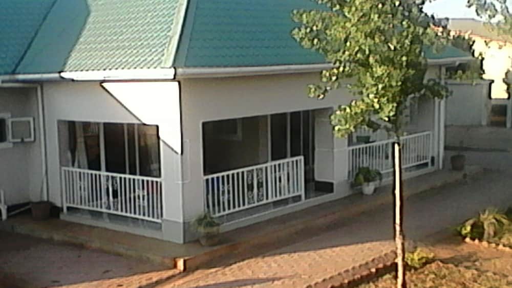 Royal Olympia Lodges and Safaris