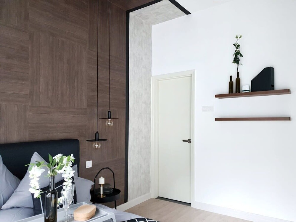 Cozy & Stylish 2BR Apt at Arte Plus, Free Parking