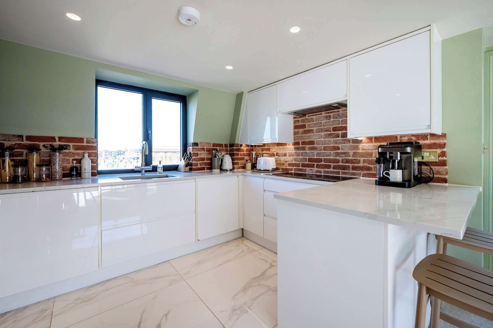 Maison De Brompton With 1 Bedrooms and 1 Bathrooms