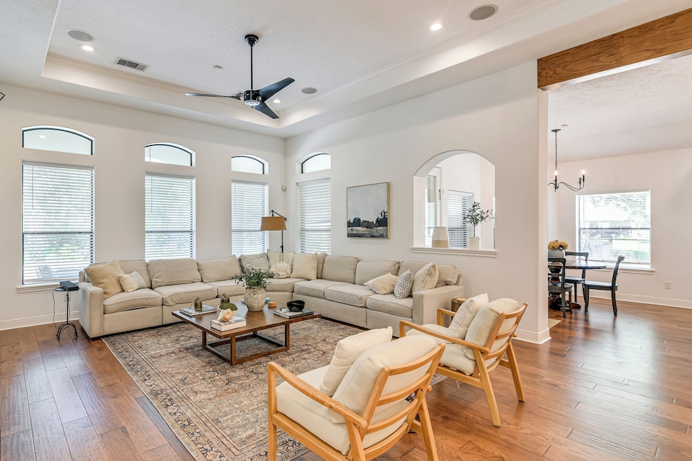 Pool & Hot Tub: Family-friendly Houston Area Home!
