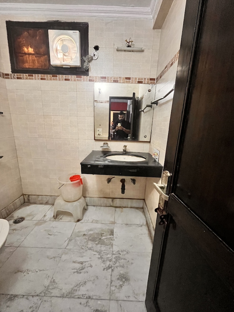 Faridabad Vacations - HOTEL GRAND HIGHWAY - Property Image 6