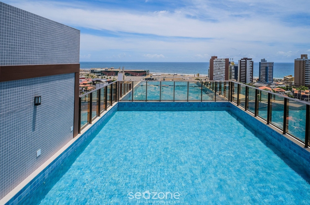 SMT - Building 750m From the Beach in Salvador