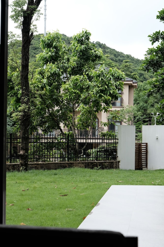 Miyue Shenzhen Tianlu Secret Wild Wizard Holiday Hotel