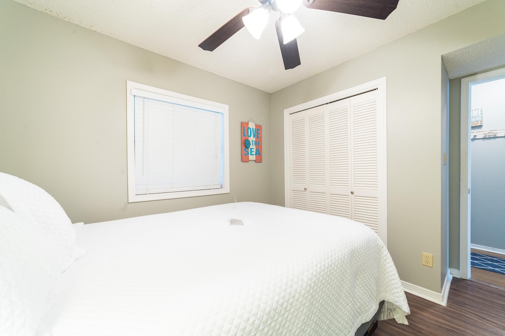 Seaside Beach & Racquet 4412
