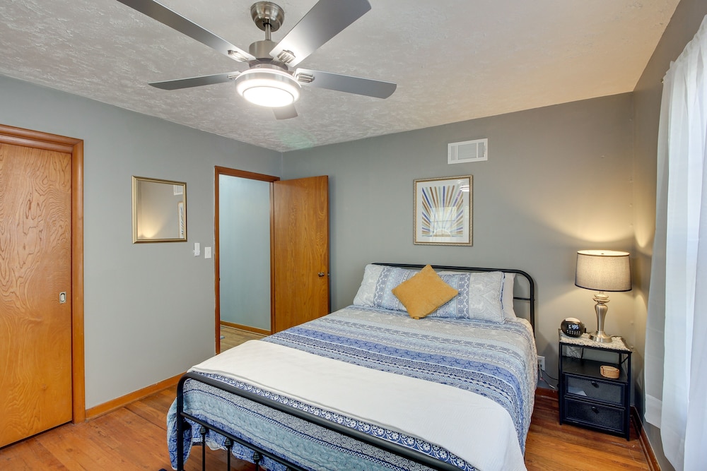 Missouri Escape w/ Furnished Patio, Near Downtown!