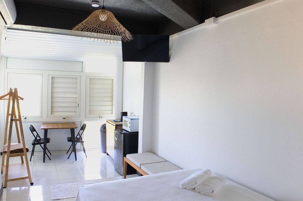 Airport Manini Lodge Studio 4