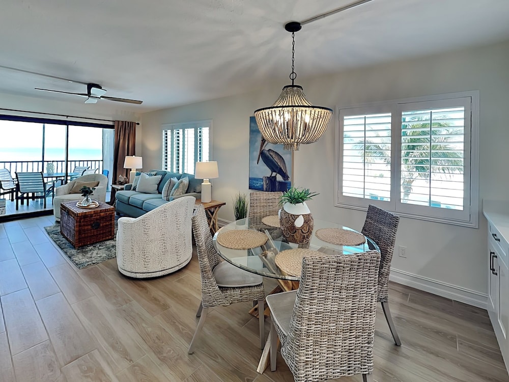 Seaside 4 by Distinctive Beach Rentals