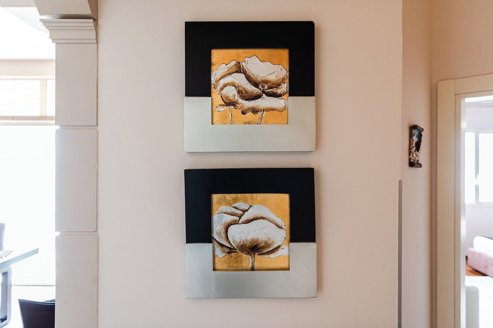 Vollga Luxury Seafront Suite