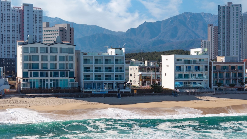 Goseong The Wave Pension