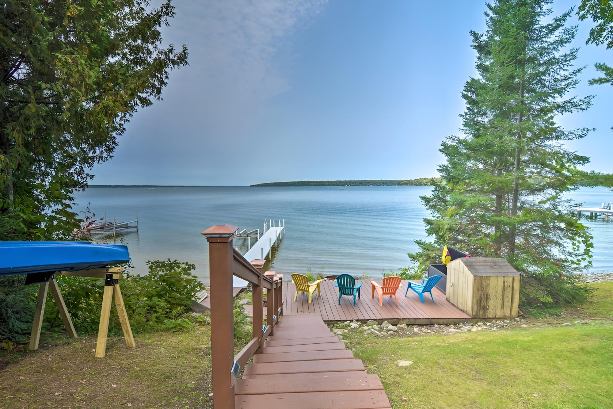 Gorgeous 3-season Lakefront Escape w/ Private Dock view 3