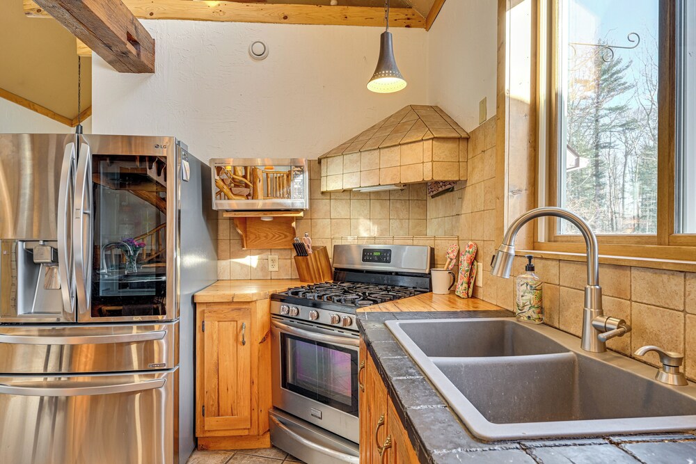 Hot Tub & Private Sauna: Wausau Family Home