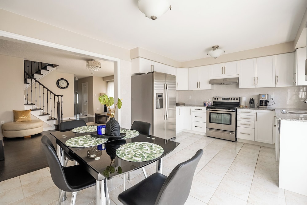 GLOBALSTAY Modern 3BR house in Newmarket