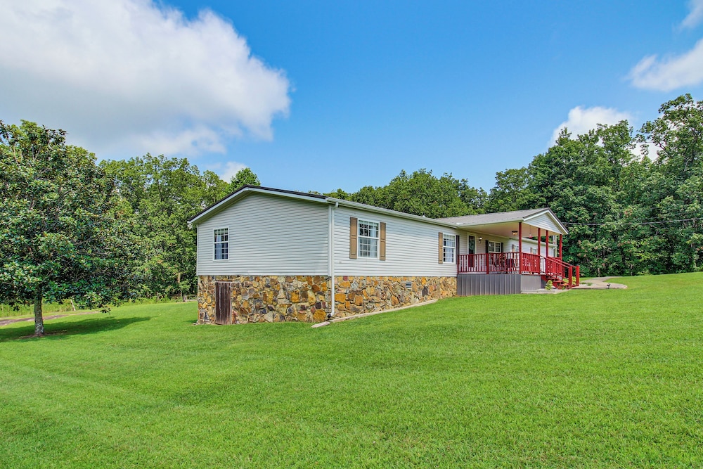 Large Private Yard: Home 16 Mi to Fall Creek Falls