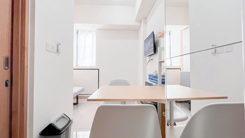 Comfortable Studio Room (No Kitchen) at Bandaraya - Tallasa City Makassar Apartment