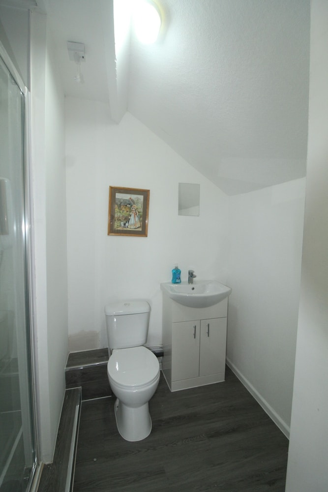 Rotherham Vacations - High Street House - Property Image 5