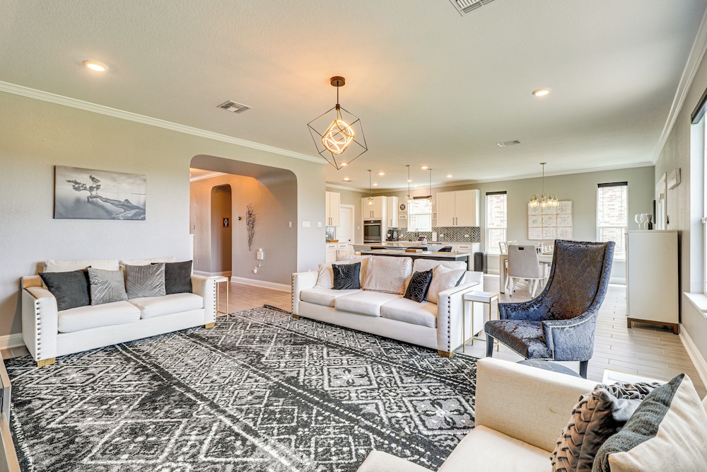 5 Mi to Old Town Hutto: Star Ranch Golf Retreat