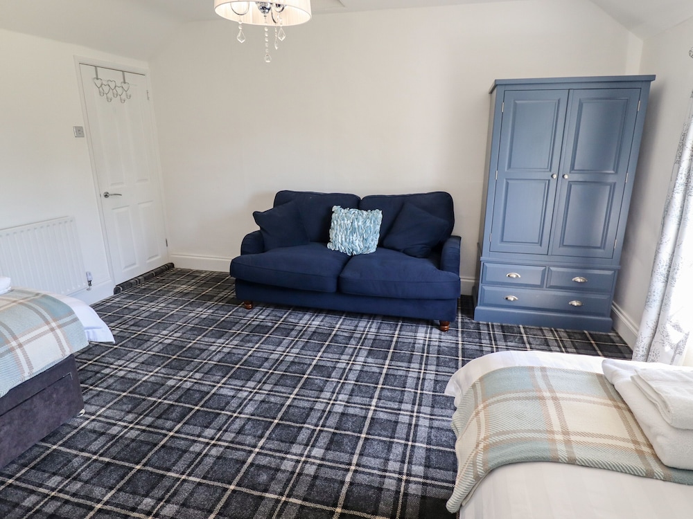 Holly Cottage