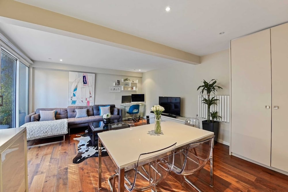 Chic High-end 1BD Flat - Near Borough Market!