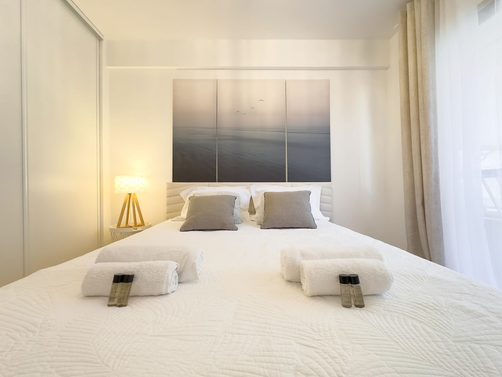 Le Dor in Cannes With 1 Bedrooms and 1 Bathrooms