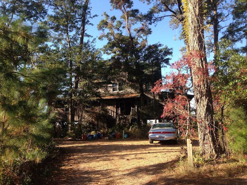 Cypress Moon Inn