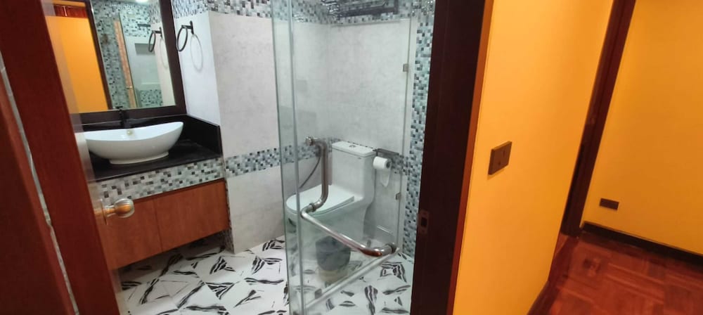 Omni Tower Sukhumvit Nana - Direct