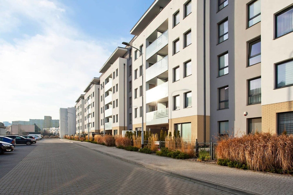 Bright Apartment Near the Beach With a Terrace view 4