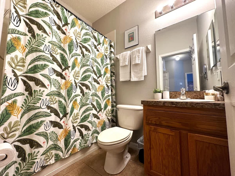 Very Near Disney 3 Bd Condo Walmart 1 min Away