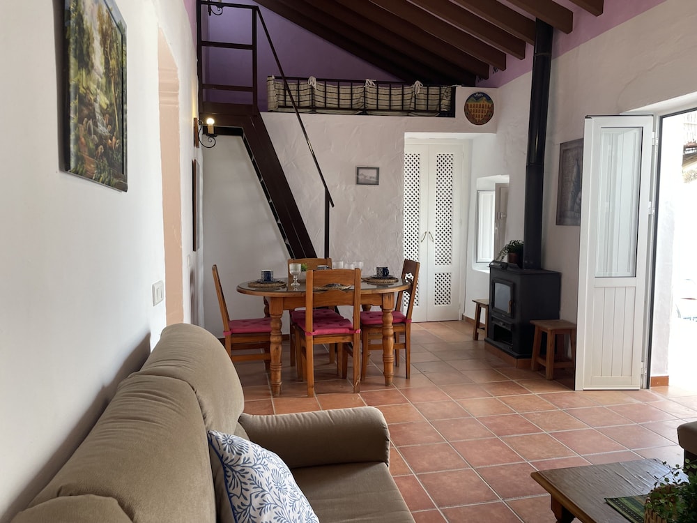 Casa Paquita con Piscina Privada en Maro By At Hom