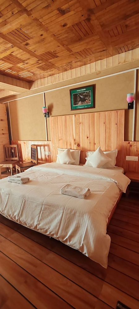 Tirthan Holidays Cottage