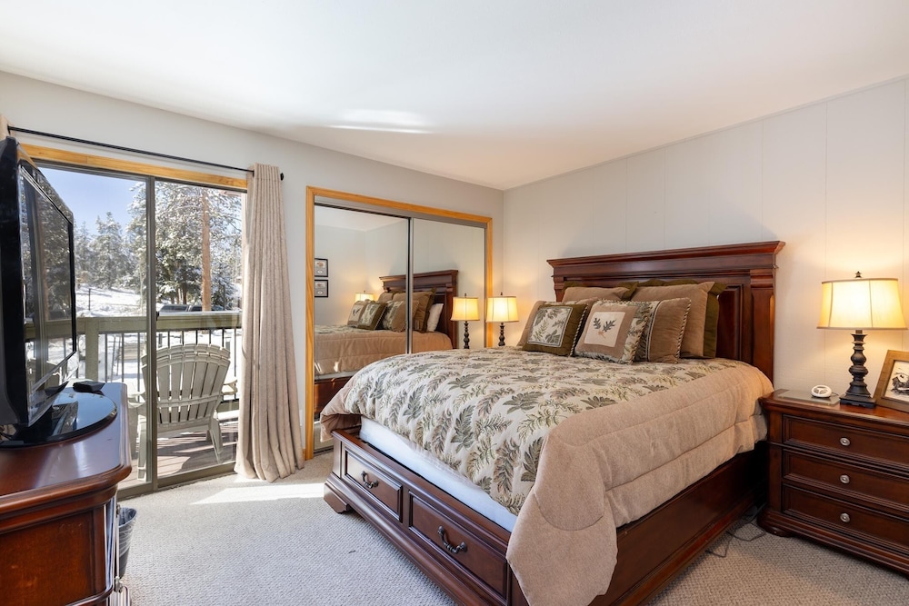 1076 Wild Irishman 2 Bedroom Condo by RedAwning view 4