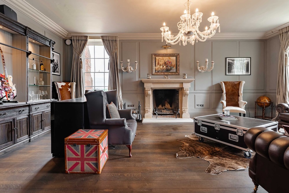 Host Stay Hillhampton House