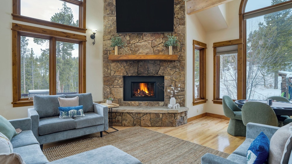 Skate Bowl, Hot Tub & Game Room Breckenridge Adventure Chalet by Avantstay