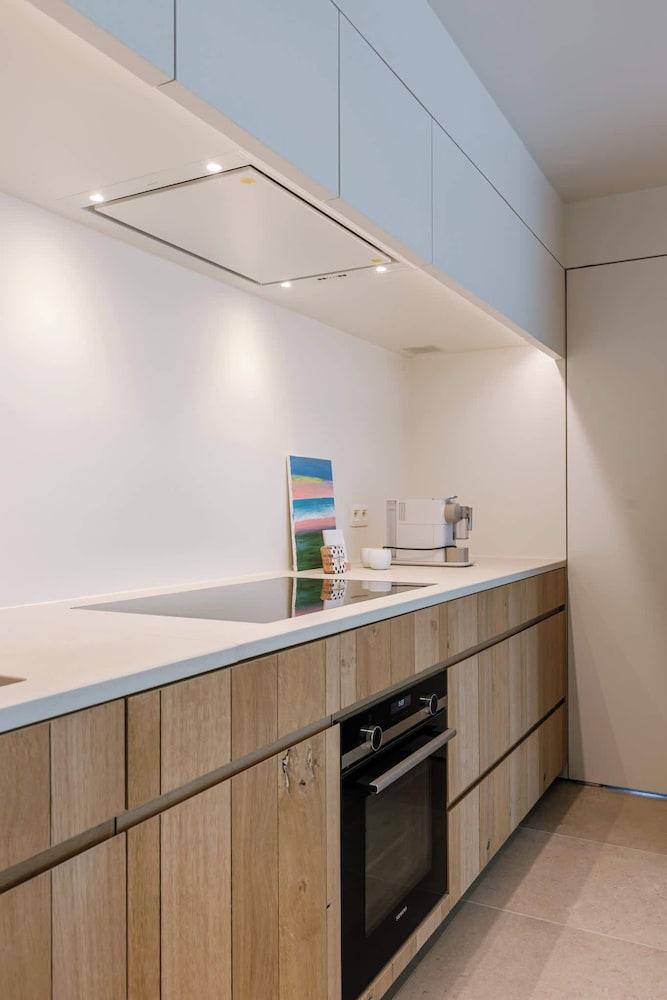 Charming Chic Stay With Garden Views Parking