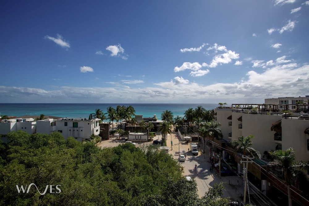 3 Br Ocean Front PH With Stunning Views