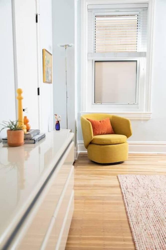Touraine Unit 109 in Philadelphia view 4