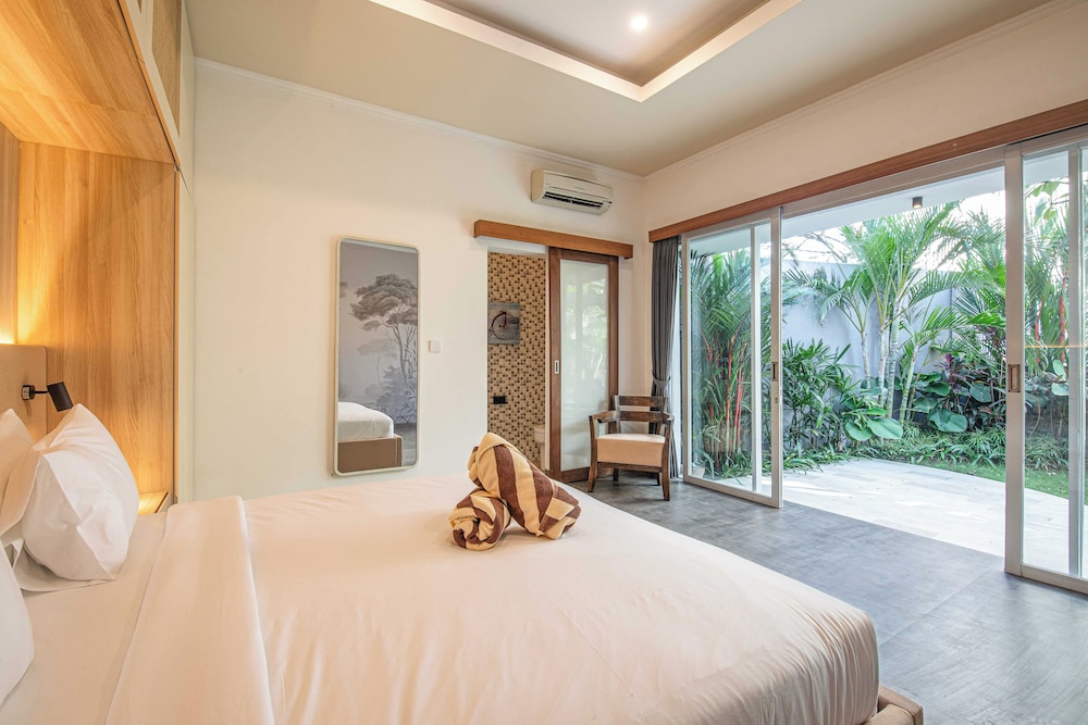 Elegant 3BR Oasis in the Heart of Seminyak