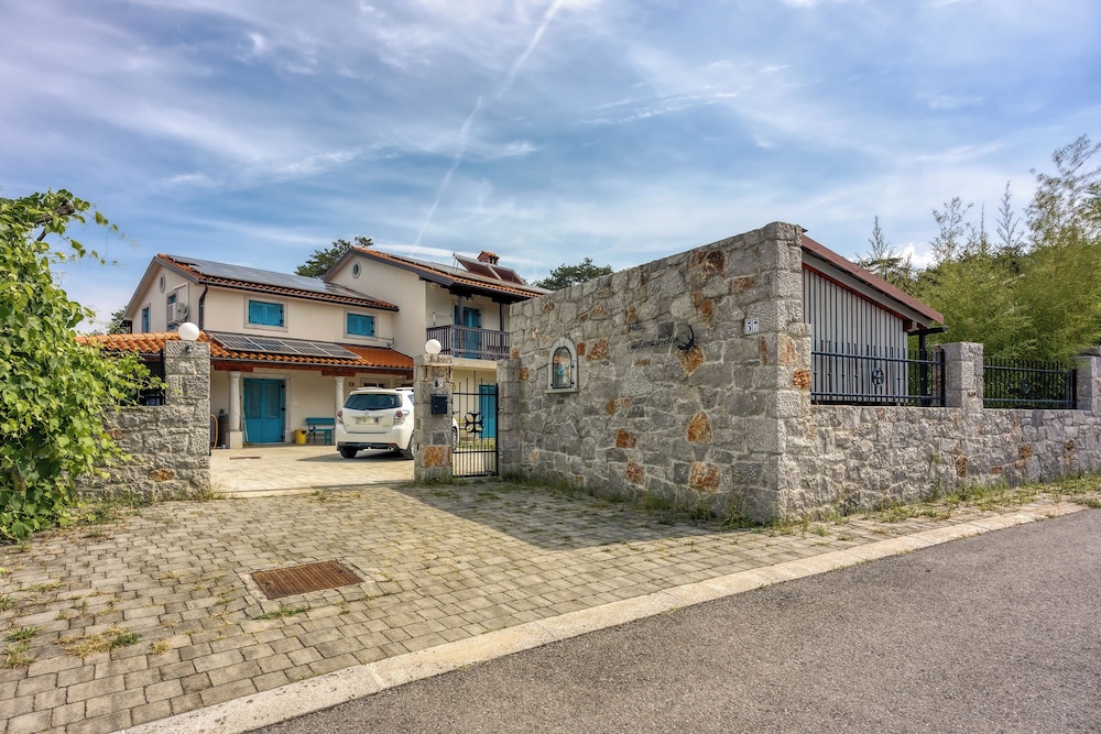 Villa Salamander Suite